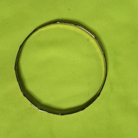 Goldtone textured Bangle bracelet - Picture 4 of 5